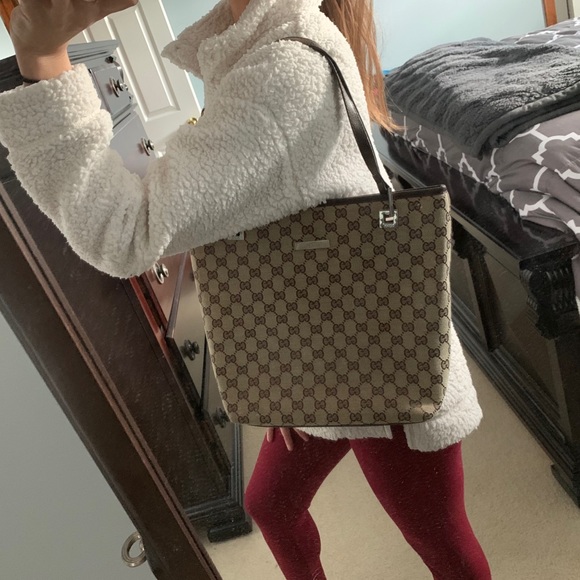 Gucci Handbags - 10 HOUR SALE!!! Gucci Canvas Tote Shoulder Bag